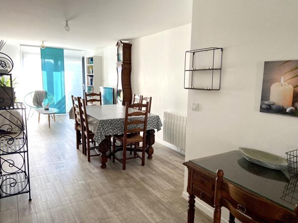Maison
         5 pièces
        - 80 m² 299 000 € *