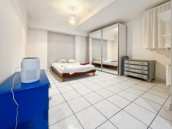 Studio de 39 m2 - CORBEIL-ESSONNES