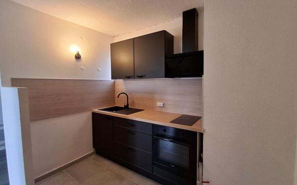 Appartement à louer    2 pièces •  Garons