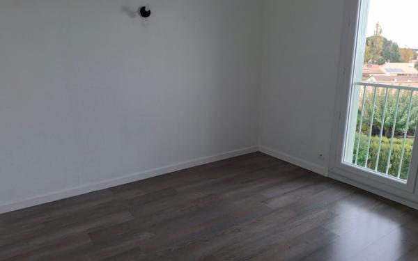 Appartement à louer    2 pièces •  Garons