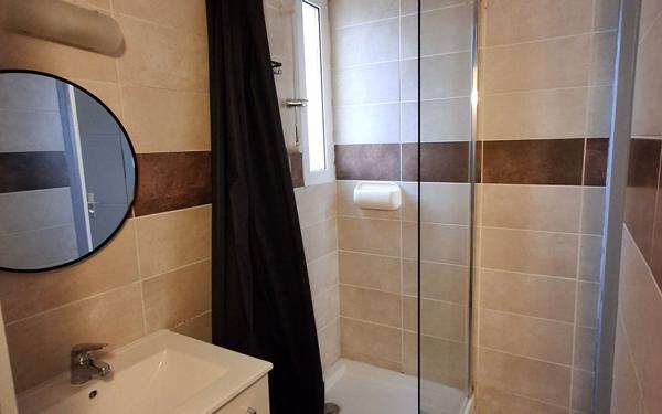 Appartement à louer    2 pièces •  Garons