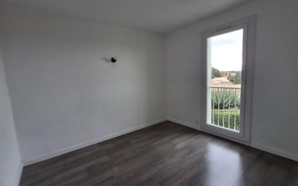 Appartement à louer    2 pièces •  Garons