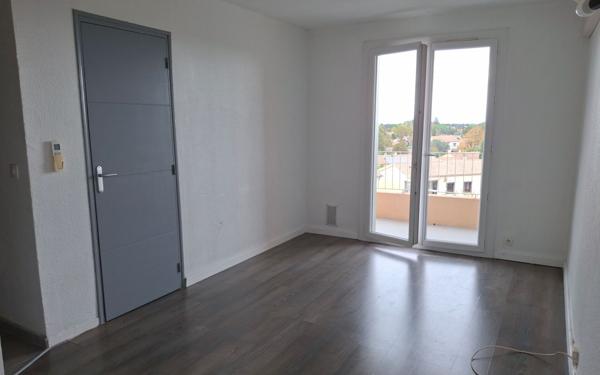 Appartement à louer    2 pièces •  Garons