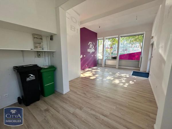 Local commercial à vendre 84.89m²