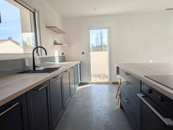 Maison à vendre FLEAC Maison neuve avec un grand espace de vie, quatre chambres et garage