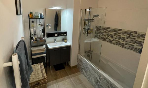 Incroyable vue panoramique pour ce T3  avec grande loggia proche de toutes commodités