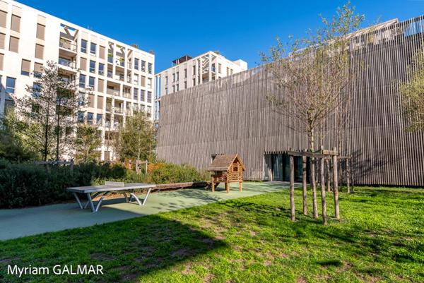 Incroyable vue panoramique pour ce T3  avec grande loggia proche de toutes commodités