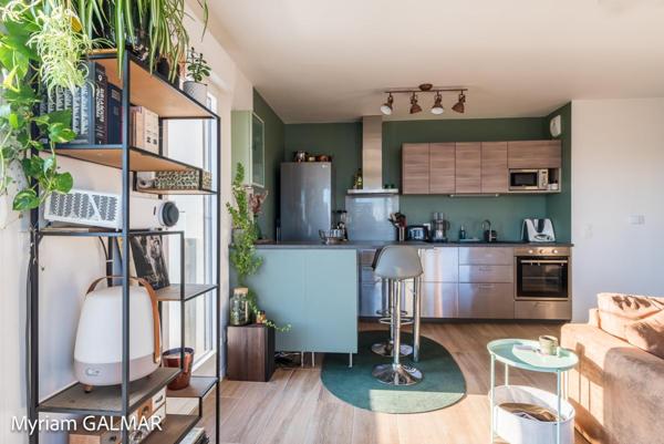 Incroyable vue panoramique pour ce T3  avec grande loggia proche de toutes commodités