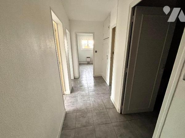 Appartement à vendre à Amilly (45200) dans le Loiret (45)

Situé au premier étage sans ascens...