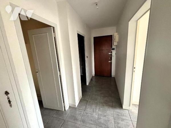 Appartement à vendre à Amilly (45200) dans le Loiret (45)

Situé au premier étage sans ascens...