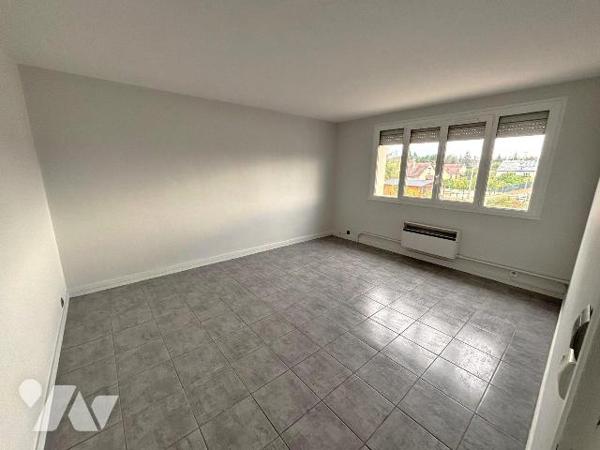 Appartement à vendre à Amilly (45200) dans le Loiret (45)

Situé au premier étage sans ascens...