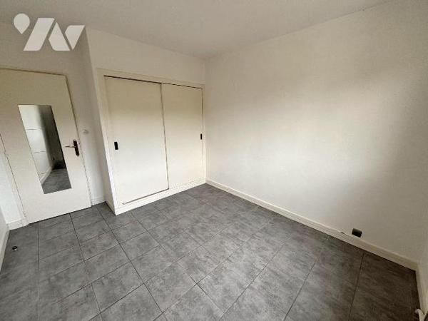 Appartement à vendre à Amilly (45200) dans le Loiret (45)

Situé au premier étage sans ascens...