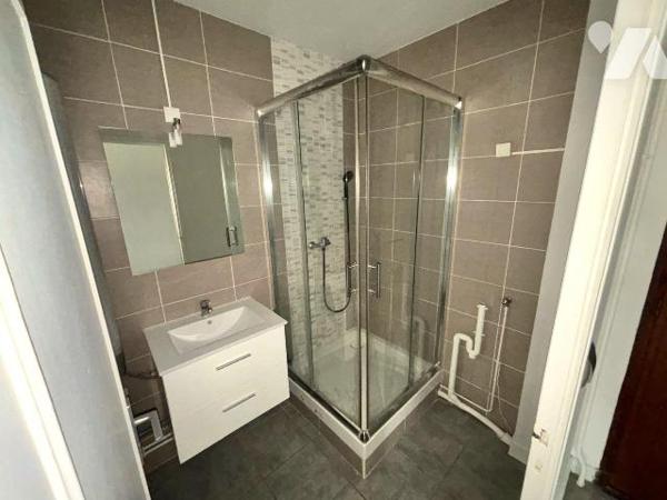 Appartement à vendre à Amilly (45200) dans le Loiret (45)

Situé au premier étage sans ascens...