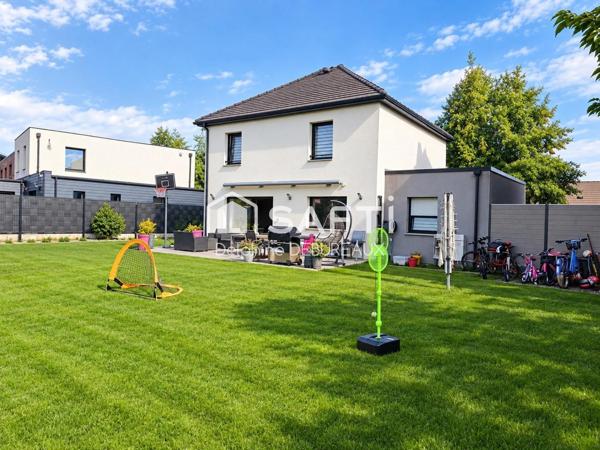 MAISON INDIVIDUELLE RECENTE AVEC JARDIN ET PISCINE - MARLY