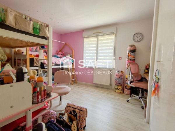 MAISON INDIVIDUELLE RECENTE AVEC JARDIN ET PISCINE - MARLY