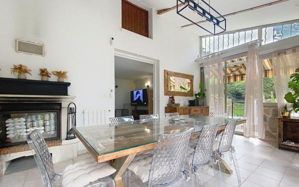 Maison à vendre    4 pièces • 132 m2 Castagniers