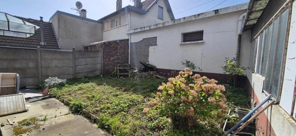 DIEPPE – Ensemble immobilier à réhabiliter – potentiel 4/5 logements + 4 garages