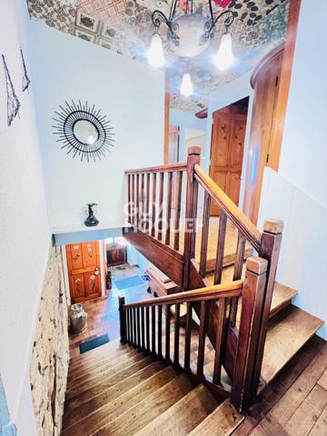 VENTE d'une longère de 10 pièces (215 m²) à DOMARIN