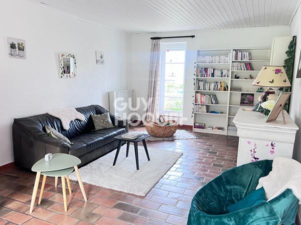 VENTE d'une longère de 10 pièces (215 m²) à DOMARIN