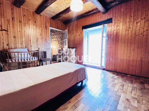 VENTE d'une longère de 10 pièces (215 m²) à DOMARIN