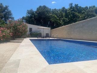 Courthézon (84350) Courthézon – Propriété 1 200 m² avec 2 maisons indépendantes, idéal famille ou projet locatif avec piscine