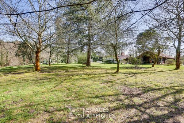 Propriété landaise avec gîte dans un parc arboré