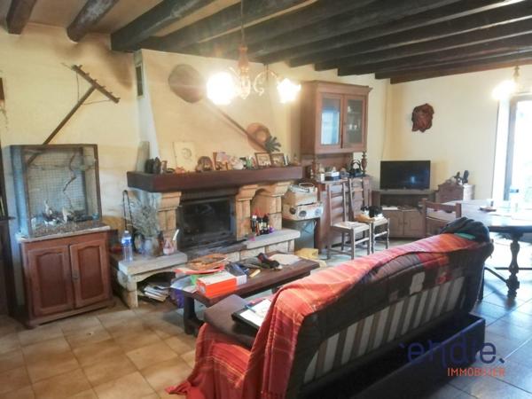 LONGERE DE PAYS TYPE F3 avec 2,5 HA de prés !