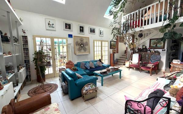 Maison à vendre    7 pièces •  Villecresnes