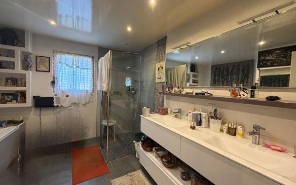 Maison à vendre    7 pièces •  Villecresnes