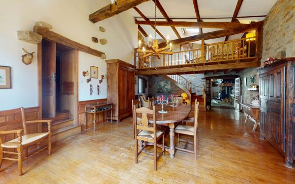 Maison à vendre    7 pièces •  Sauveterre-de-Rouergue