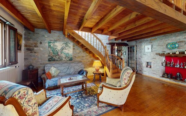 Maison à vendre    7 pièces •  Sauveterre-de-Rouergue