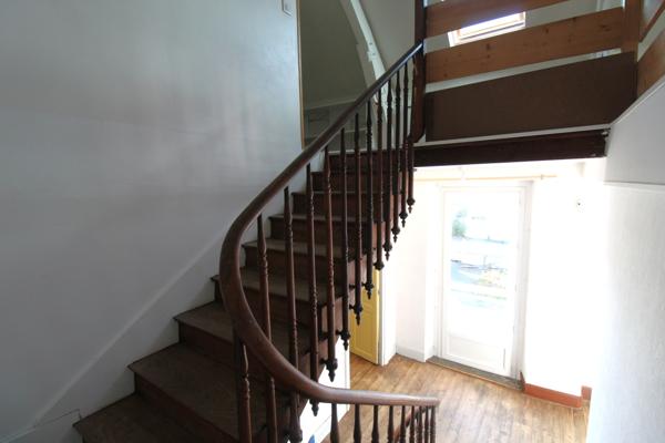 Bazet (65460) Maison avec jardin, garage, pool house et piscine