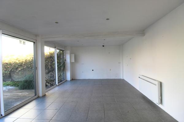 Bazet (65460) Maison avec jardin, garage, pool house et piscine