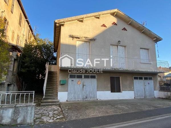 Ensemble immobilier de 330 m² (Immeuble, Maison, hangar)