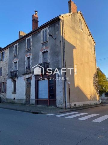 Ensemble immobilier de 330 m² (Immeuble, Maison, hangar)