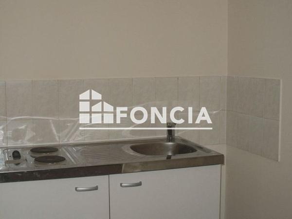 Location Studio 32.32 m² - 13 RUE DES GRANGES Melun 77000