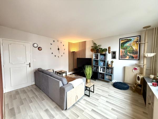 Le Blanc-Mesnil (93150) 2 Pièces avec parking et cave proche futur métro 17