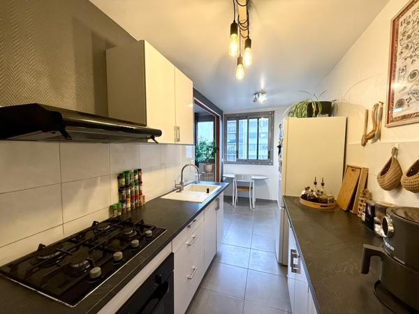 Le Blanc-Mesnil (93150) 2 Pièces avec parking et cave proche futur métro 17