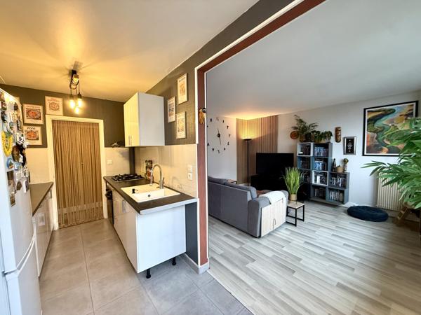 Le Blanc-Mesnil (93150) 2 Pièces avec parking et cave proche futur métro 17