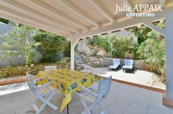 Fréjus (83370) Belle villa aperçu mer avec garage divisée en deux appartements