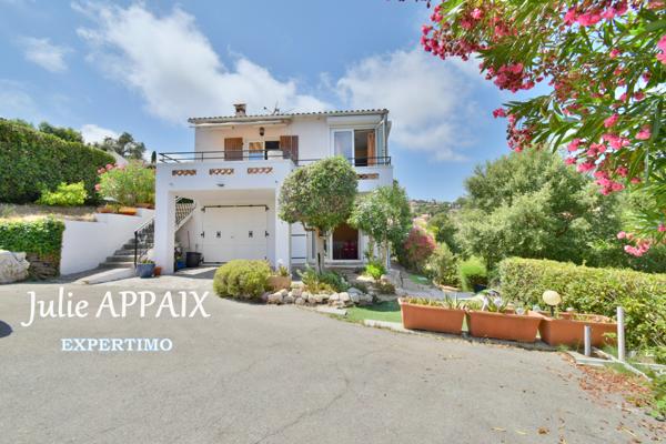 Fréjus (83370) Belle villa aperçu mer avec garage divisée en deux appartements