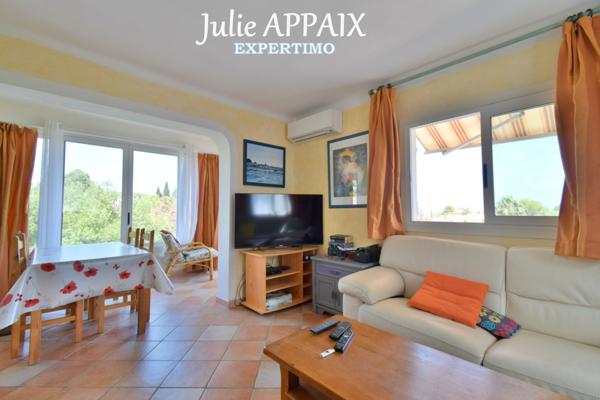 Fréjus (83370) Belle villa aperçu mer avec garage divisée en deux appartements