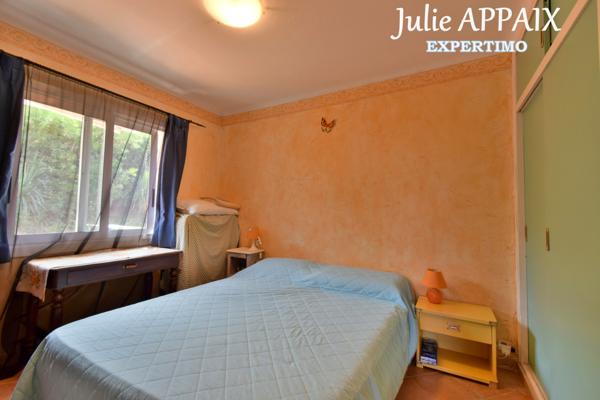 Fréjus (83370) Belle villa aperçu mer avec garage divisée en deux appartements