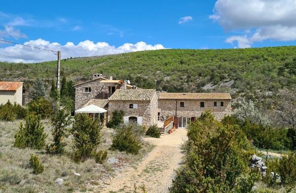 Magnifique propriété de 20 hectares dans la campagne provençale