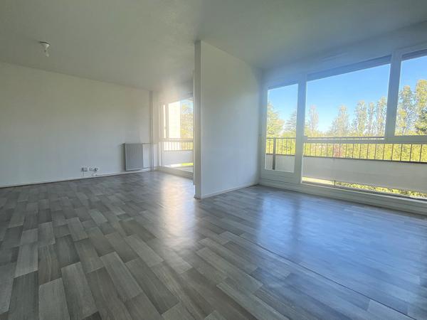 Appartement
         3 pièces
        - 78 m² 200 000 €*
