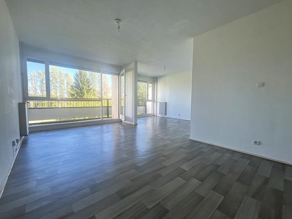 Appartement
         3 pièces
        - 78 m² 200 000 €*