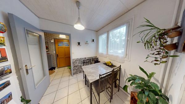 Maison 3 chambres avec extérieur et garage !