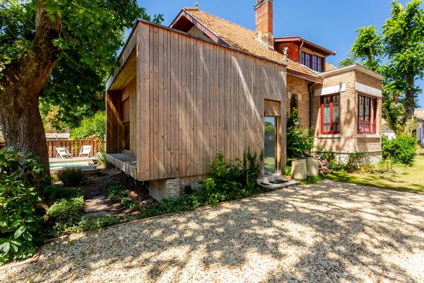 GRADIGNAN - Belle propriété de 231 m² aux belles prestations anciennes conservées