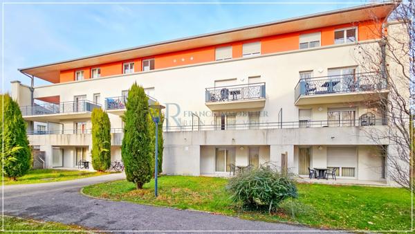 Divonne-les-Bains (01220) STUDIO MEUBLÉ AVEC BALCON ET PARKING SOUS-SOL