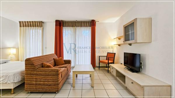 Divonne-les-Bains (01220) STUDIO MEUBLÉ AVEC BALCON ET PARKING SOUS-SOL